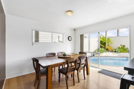 Photo of property in 82 Arran Road, Browns Bay, Auckland, 0630