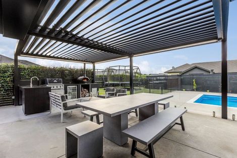 Photo of property in 15 Moemoea Place, Cambridge, 3434