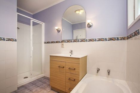 Photo of property in 22 Grenada Avenue, Forrest Hill, Auckland, 0620