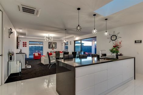 Photo of property in 5 Evelyn Crescent, Marshland, Christchurch, 8083