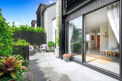 Photo of property in 7 Glidepath Road, Hobsonville, Auckland, 0616