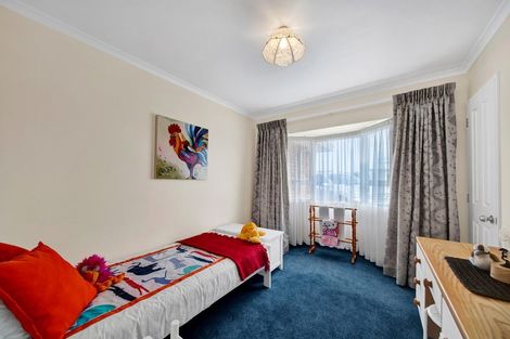 Photo of property in 9 Beech Place, Hawera, 4610