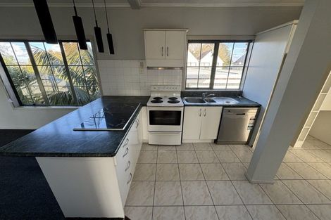 Photo of property in 17 Gray Avenue, Mangere East, Auckland, 2024