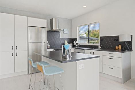 Photo of property in 120a Awaruku Road, Torbay, Auckland, 0630