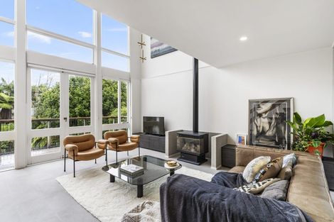 Photo of property in 92 Parr Terrace, Castor Bay, Auckland, 0620