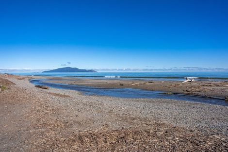 Photo of property in 8 Rodney Avenue, Te Horo Beach, Otaki, 5581