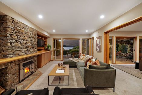 Photo of property in 45 Bay View Road, Kelvin Heights, Queenstown, 9300