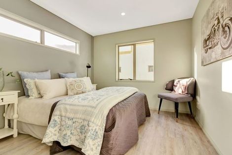 Photo of property in Emery Gardens, 1/4 Ambrico Place, New Lynn, Auckland, 0600