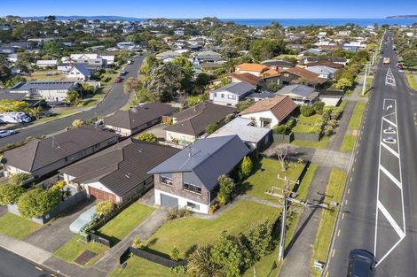 Photo of property in 23 Bay Street, Red Beach, 0932