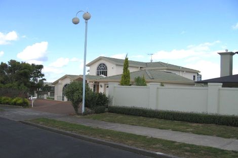 Photo of property in 13 Mistral Place, West Harbour, Auckland, 0618