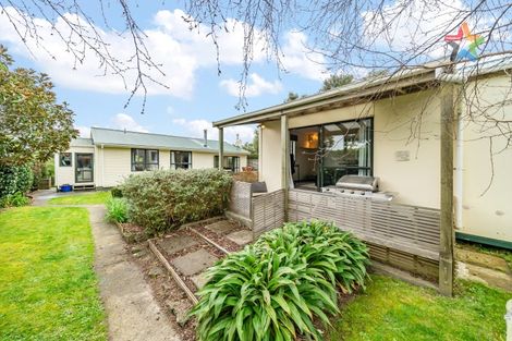 Photo of property in 22 Waiuta Street, Titahi Bay, Porirua, 5022