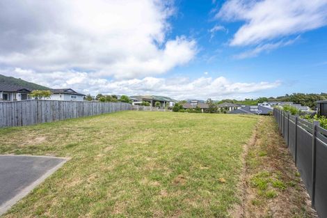 Photo of property in 10 Piwakawaka Way, Waikanae, 5036