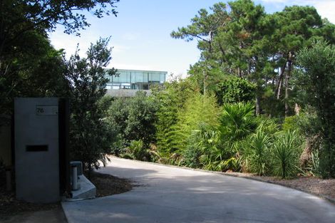 Photo of property in 76 Cliff Road, Torbay, Auckland, 0630