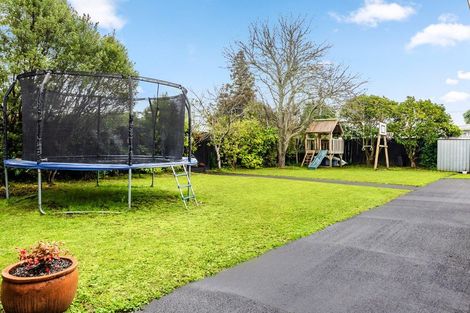 Photo of property in 36 Yeovil Road, Te Atatu Peninsula, Auckland, 0610