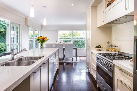 Photo of property in 30 Lake View Road, Takapuna, Auckland, 0622