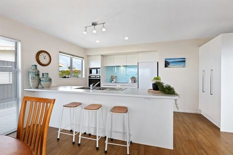 Photo of property in 18 Rawhiti Place, Snells Beach, 0920