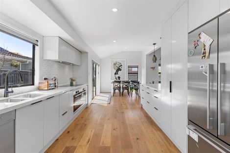 Photo of property in 1 Heaton Grove, Chatswood, Auckland, 0626