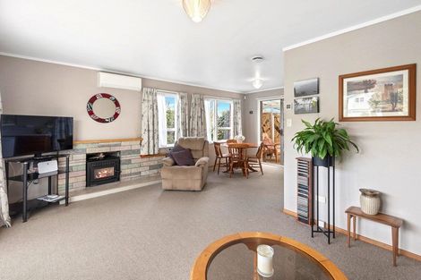 Photo of property in 25 Clark Street, Hikurangi, 0114