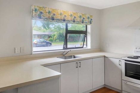 Photo of property in 2/2a Thorrington Road, Cashmere, Christchurch, 8022