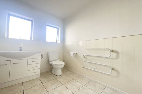 Photo of property in 124 Carnoustie Drive, Wattle Downs, Auckland, 2103