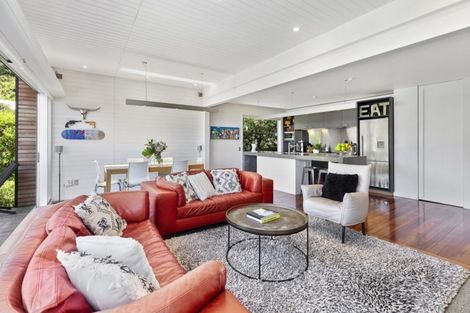 Photo of property in 91 Breaker Bay Road, Breaker Bay, Wellington, 6022