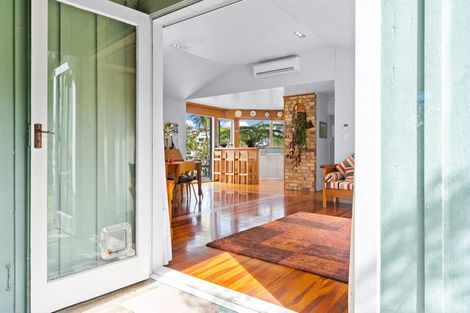 Photo of property in 103 Churchill Road, Murrays Bay, Auckland, 0630