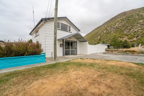 Photo of property in 85 Bledisloe Street, Kurow, 9435