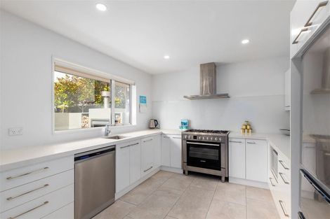 Photo of property in 84 Trafalgar Street, St Albans, Christchurch, 8014