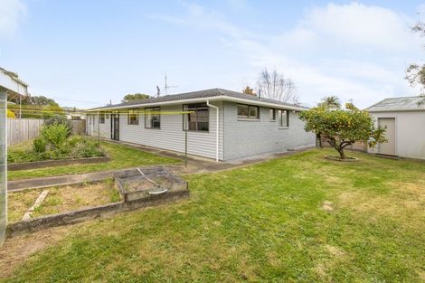 Photo of property in 10 Graham Grove, Waikanae, 5036