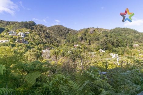 Photo of property in 30 Waitohu Road, York Bay, Lower Hutt, 5013