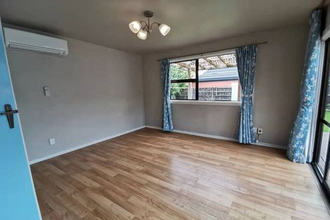 Photo of property in 67 Memorial Avenue, Ilam, Christchurch, 8053