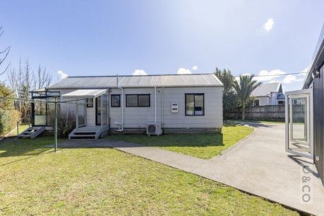 Photo of property in 14 Alice Street, Riverhead, 0820