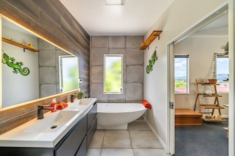 Photo of property in 71 Wyndrum Avenue, Waterloo, Lower Hutt, 5011