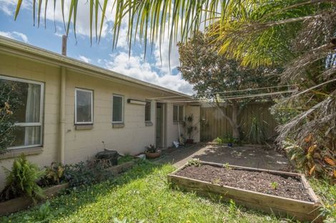Photo of property in 2/138 Rangatira Road, Beach Haven, Auckland, 0626