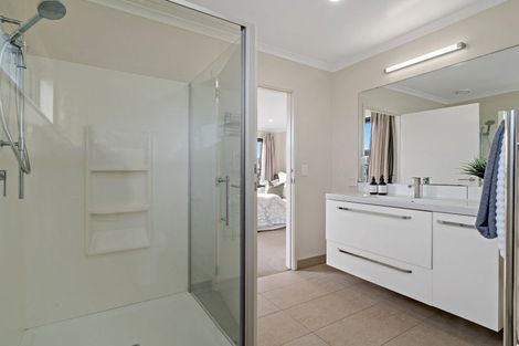 Photo of property in 16 Rangihina Road, Hobsonville, Auckland, 0616