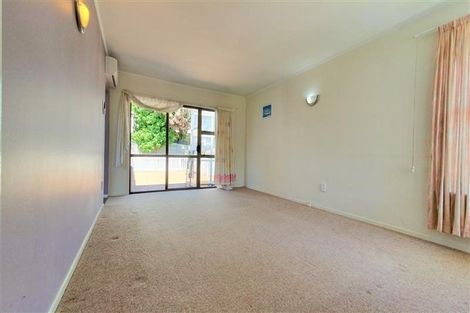 Photo of property in 15 Dellwood Avenue, Henderson, Auckland, 0612