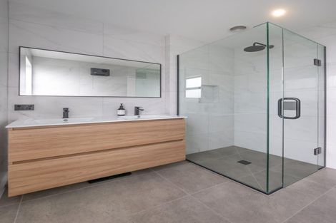 Photo of property in 60 Farrant Drive, Wanaka, 9305