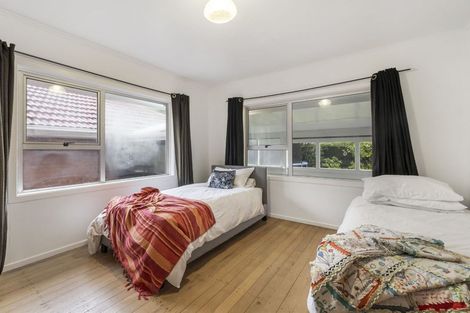 Photo of property in 36 Yeovil Road, Te Atatu Peninsula, Auckland, 0610