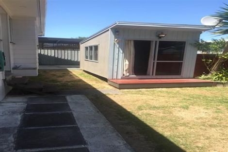 Photo of property in 2/26 Navigator Place, Papatoetoe, Auckland, 2025