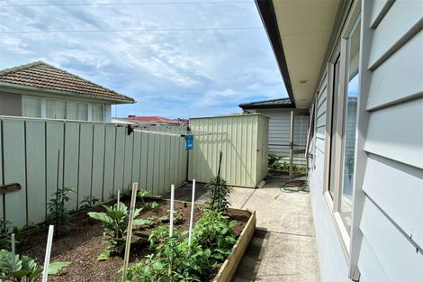 Photo of property in 5 Tiraumea Drive, Pakuranga, Auckland, 2010