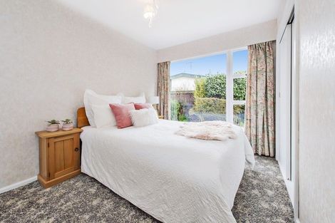 Photo of property in 10 Burrows Place, Ilam, Christchurch, 8041