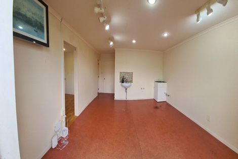 Photo of property in 42 Summerland Drive, Henderson, Auckland, 0612