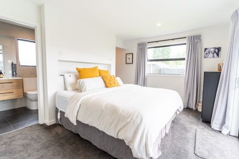 Photo of property in 44 Stratford Drive, Mount Pisa, Cromwell, 9383