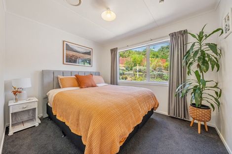 Photo of property in 21 Oaklands Grove, Clouston Park, Upper Hutt, 5018