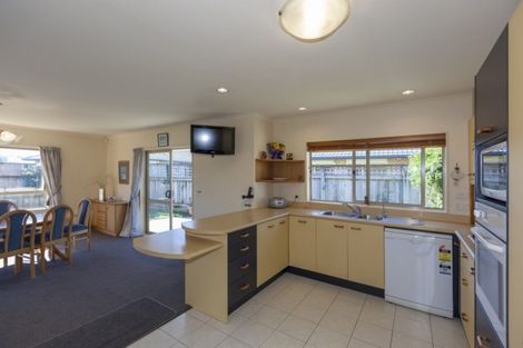 Photo of property in 83 Guildford Drive, Paraparaumu, 5032