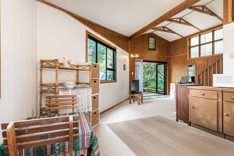 Photo of property in 8 Tetley Road, Surfdale, Waiheke Island, 1081