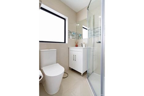 Photo of property in 11 Nagra Lane, Papakura, 2110
