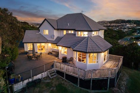 Photo of property in 56 Molyneux Close, Whitby, Porirua, 5024