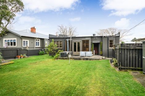 Photo of property in 497 Featherston Street, Roslyn, Palmerston North, 4414