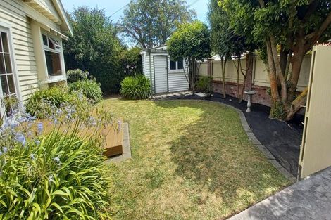 Photo of property in 60 Sandwich Road, Beckenham, Christchurch, 8023